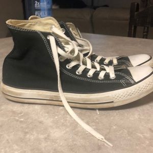 Slightly used men’s low top converse